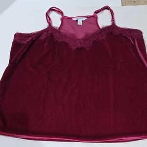 NWOT Set Of 2 Women's Burgundy and Black Velvet Lace Trim Cami Tops Nine West